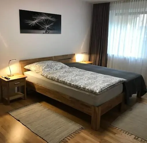 Apartment Stadtmitte Wuerzburg, Kueche, Balkon. Würzburg