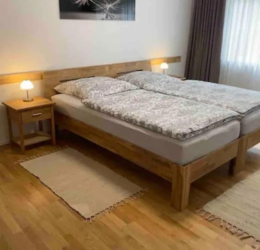 Stadtmitte Wuerzburg, Kueche, Balkon. Wurzburg